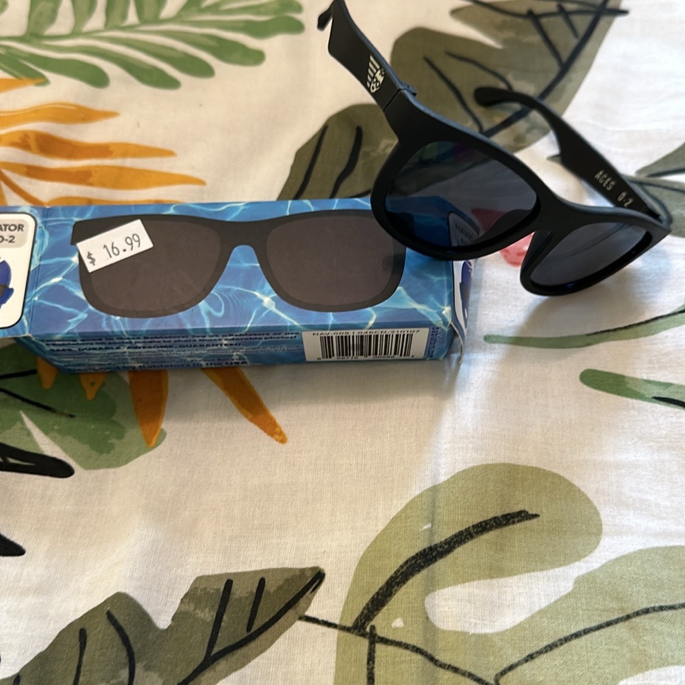 Baby / toddler babiator sunglasses for ages 0-2
